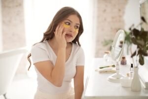 How to Keep Your Skin Glowing in Your 30s